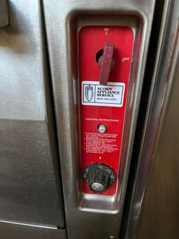 Vulcan 4 Burner Gas Range w/Oven below & ALL S.S Closed Overshelf