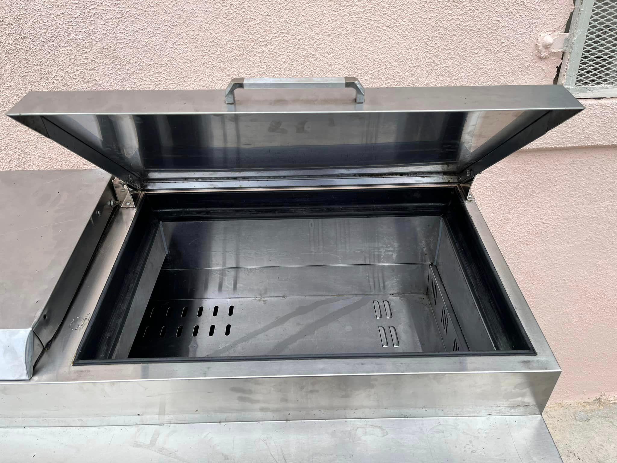 Atosa 67" 2 Door Pizza Prep Table