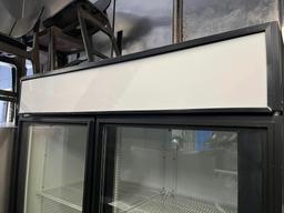 True 2 Glass Door Merchandiser, Refrigerator