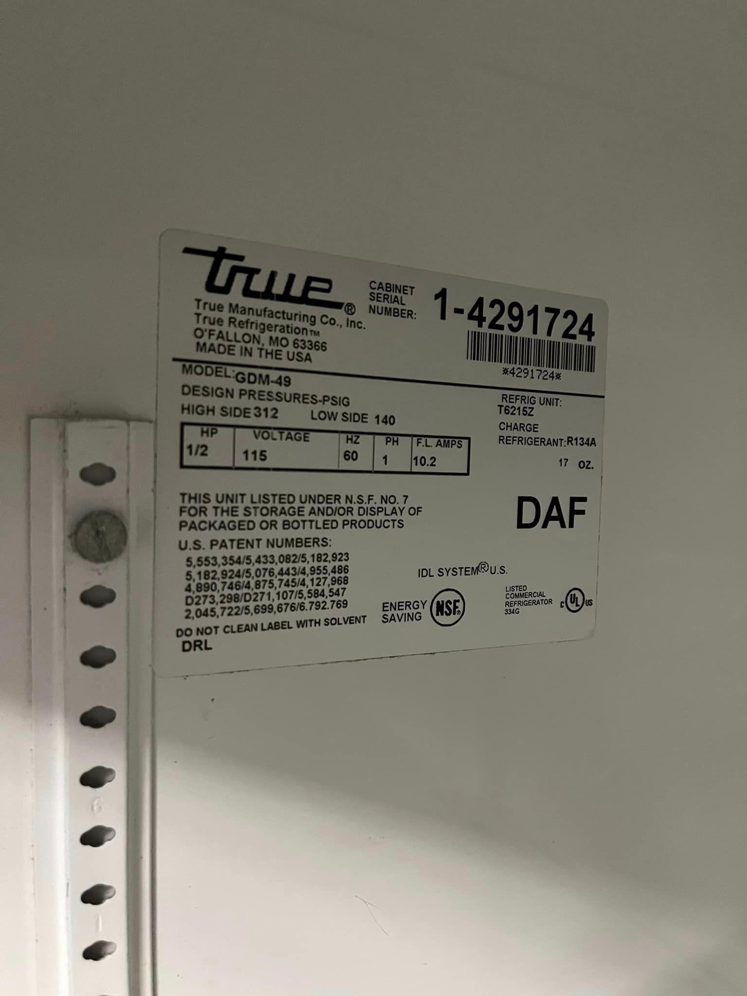 True 2 Glass Door Merchandiser, Refrigerator