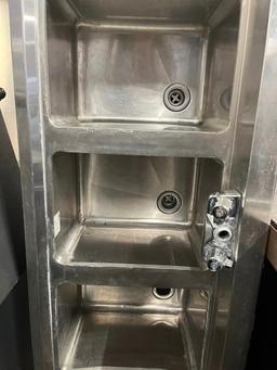 Regency 3 Compartment Bar Sink