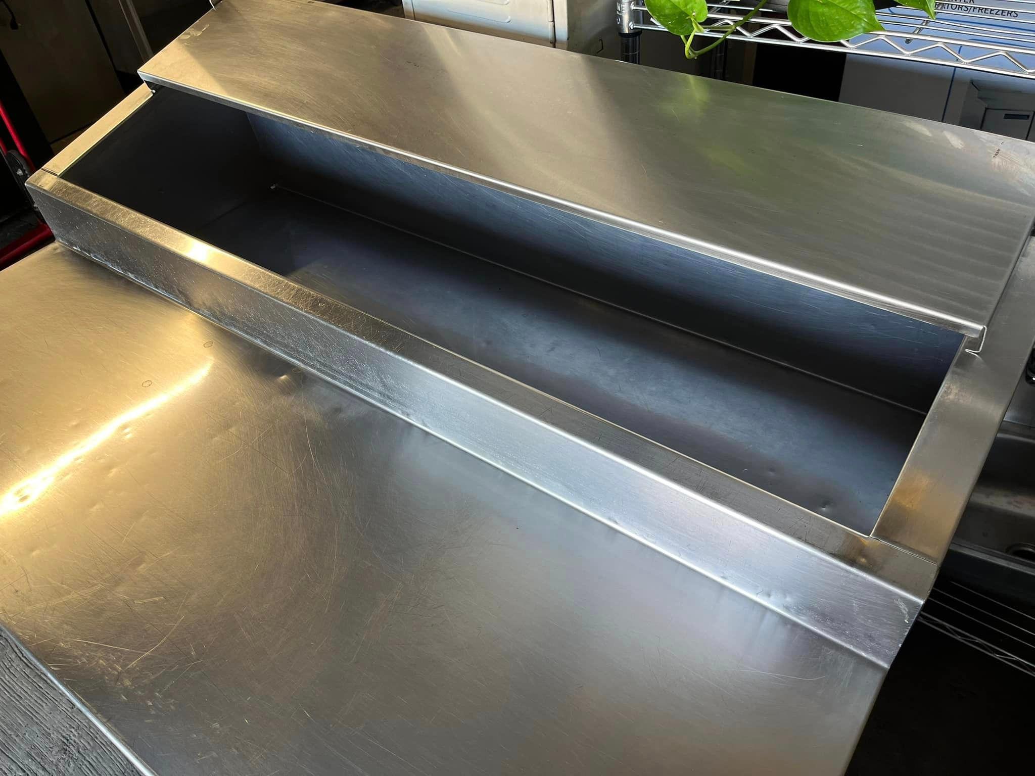 Randell Pizza Prep Table 48” W x 33” D x 42.5” H