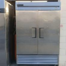 True 2 Door Reach In Freezer