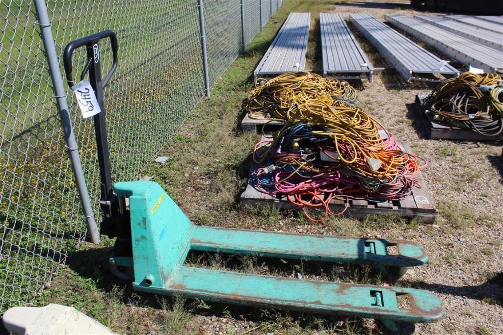 4,400lb Pallet Jack