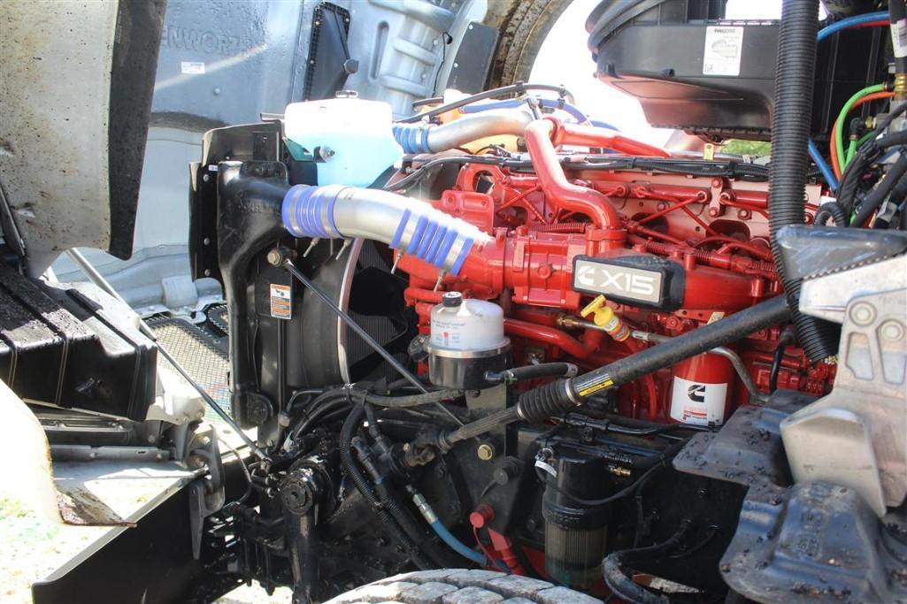 2021 KENWORTH T880