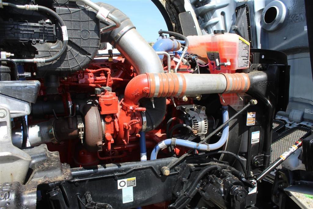 2021 KENWORTH T880