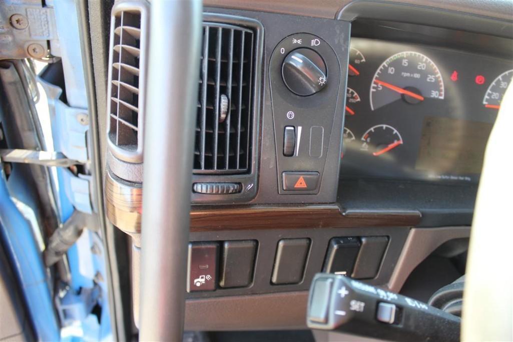 2013 VOLVO