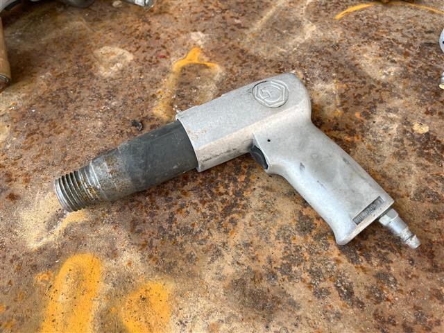 LOT OF AIR IMPACTS AND AIR GRINDER