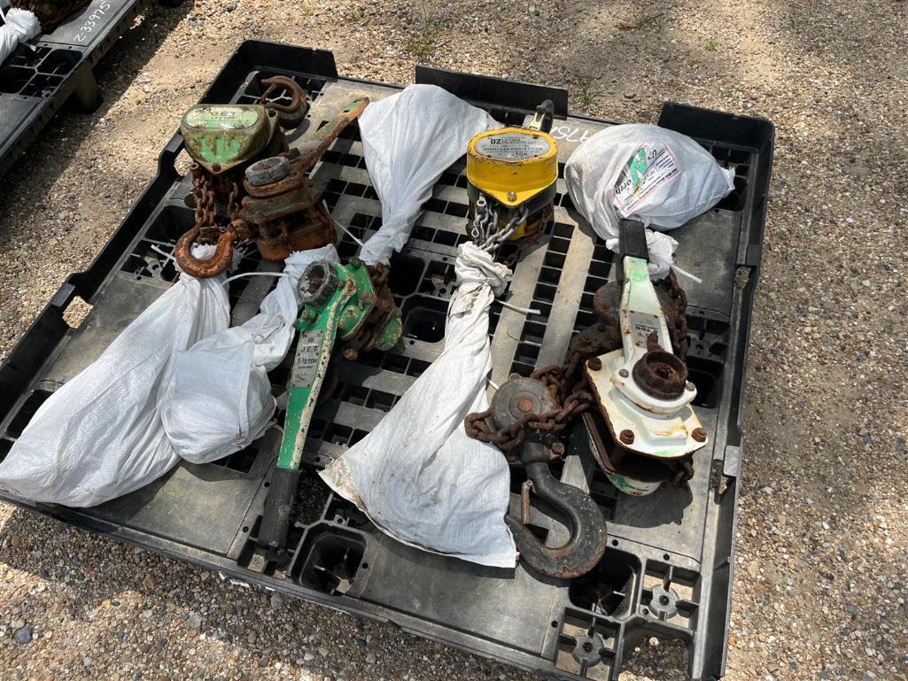 PALLET OF CHAIN AND LEVER HOISTS