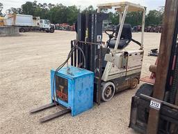 ALLIS CHALMERS ACE-30 FORKLIFT