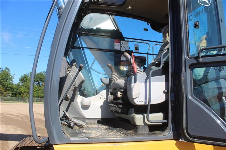 2017 JOHN DEERE 250G-LC EXCAVATOR