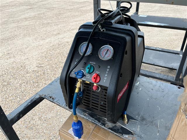 DAYTON REFRIDGERANT RECOVERY MACHINE