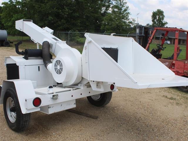 2015 TOW BEHIND WOOD CHIPPER