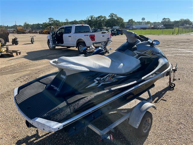2011 YAMAHA WAVE RUNNER JET SKI