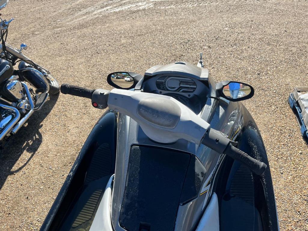2011 YAMAHA WAVE RUNNER JET SKI