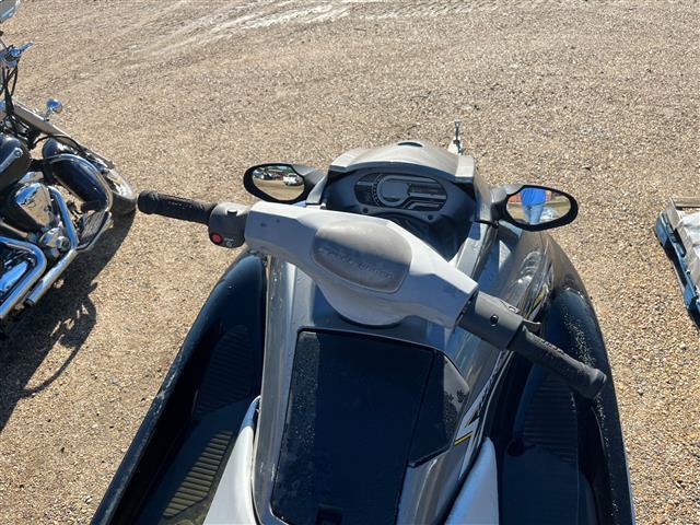 2011 YAMAHA WAVE RUNNER JET SKI