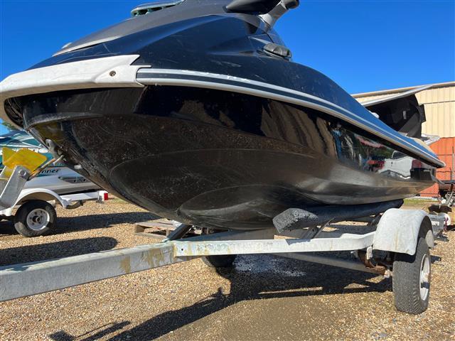 2011 YAMAHA WAVE RUNNER JET SKI