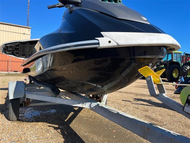 2011 YAMAHA WAVE RUNNER JET SKI