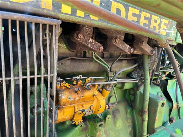JOHN DEERE 2155 TRACTOR