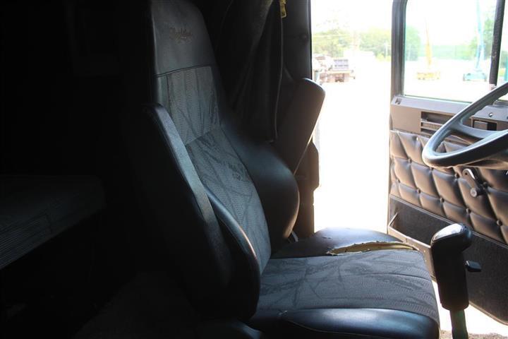 1998 FREIGHTLINER FLD120
