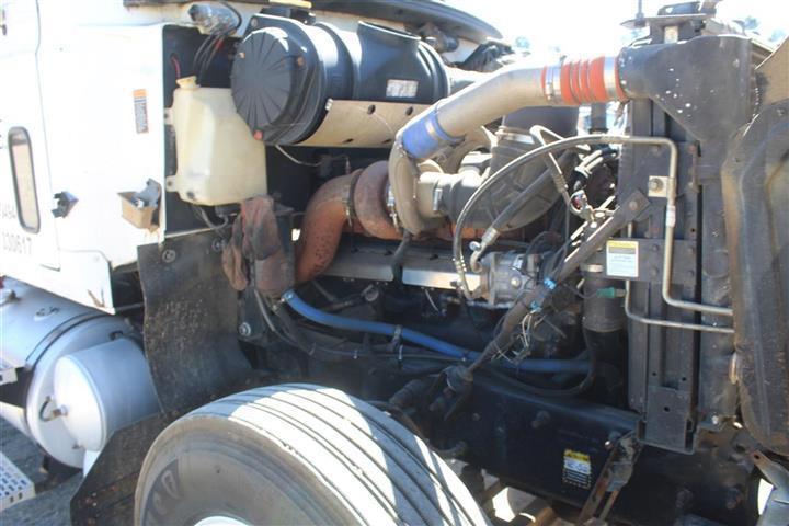 2002 MACK CH613 DAY CAB