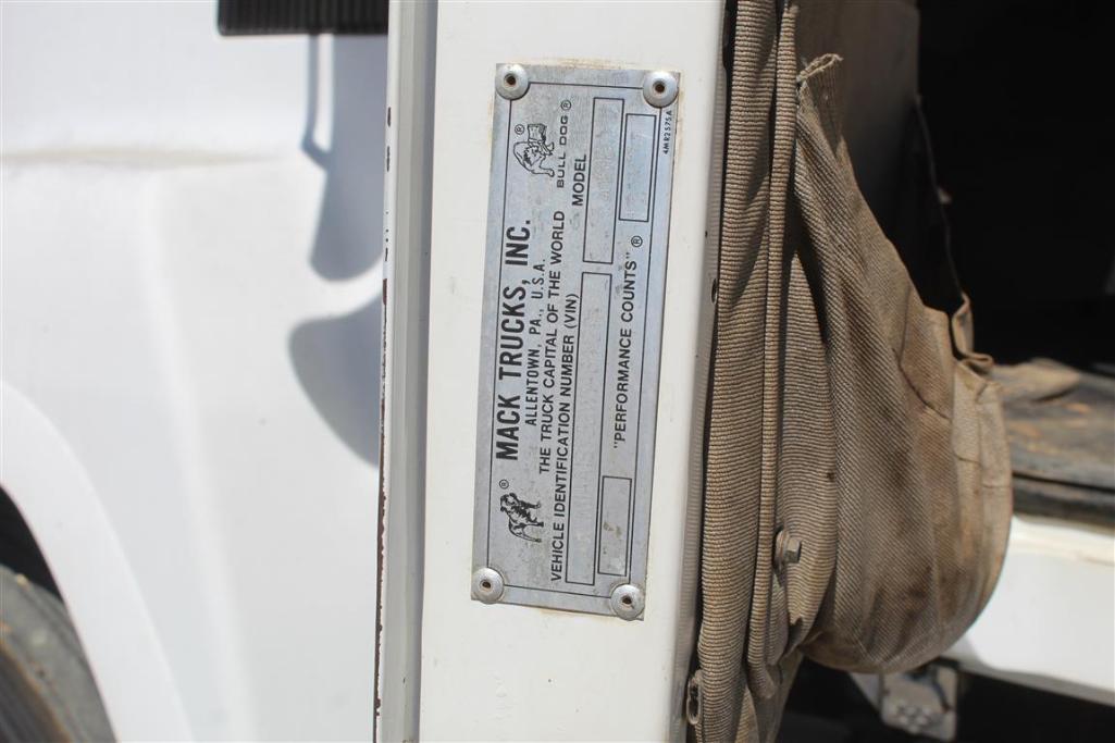 2002 MACK CH613 DAY CAB