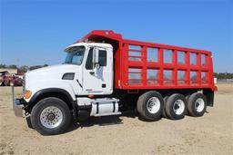 2004 MACK CV713