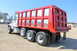 2004 MACK CV713