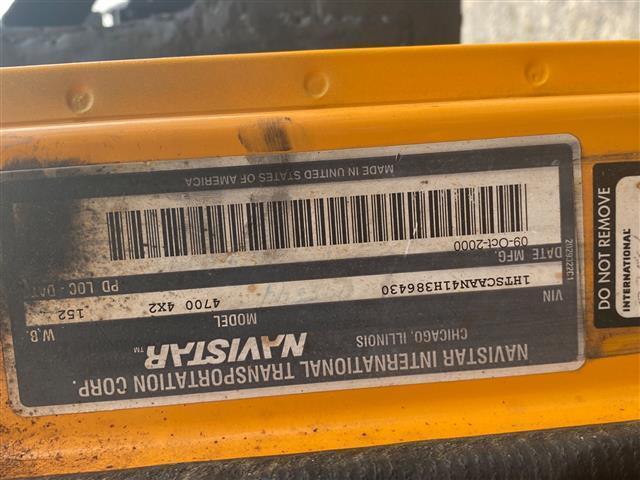2001 INTERNATIONAL 4700 DT466E