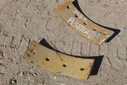 LOT OF JOHN DEERE CUTTING EDGES
