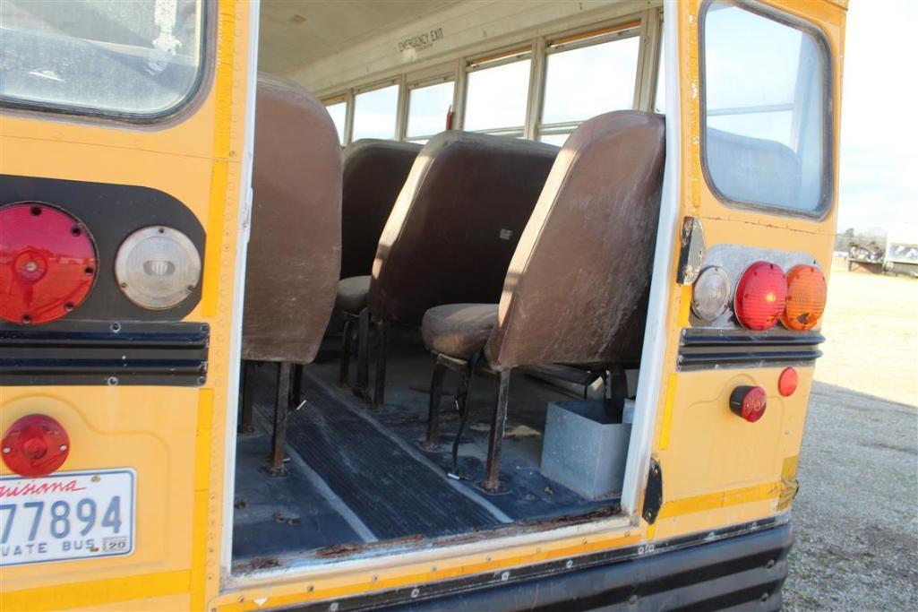 2002 FREIGHTLINER BUS