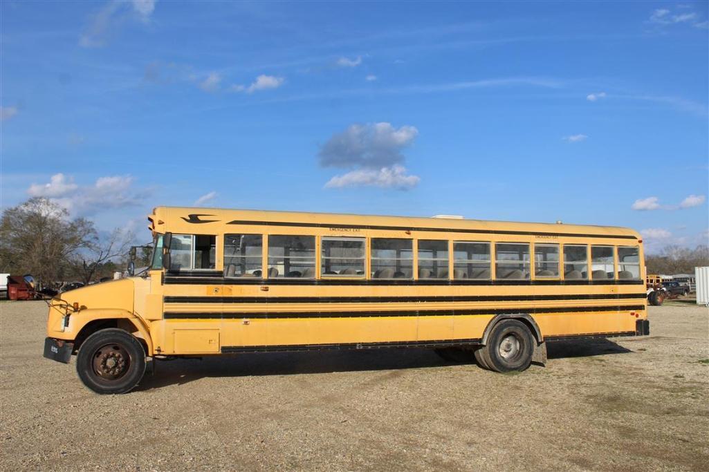2002 FREIGHTLINER BUS