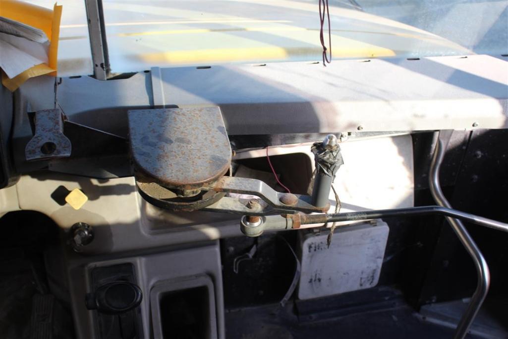 2004 THOMAS FREIGHTLINER BUS