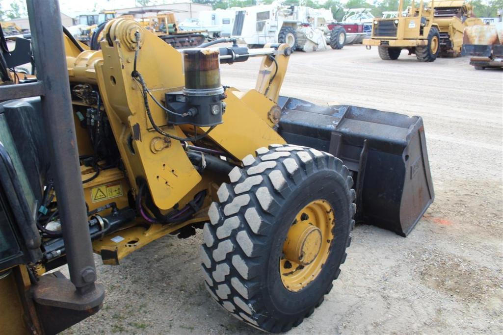 2019 CATERPILLAR 906M WHEEL LOADER