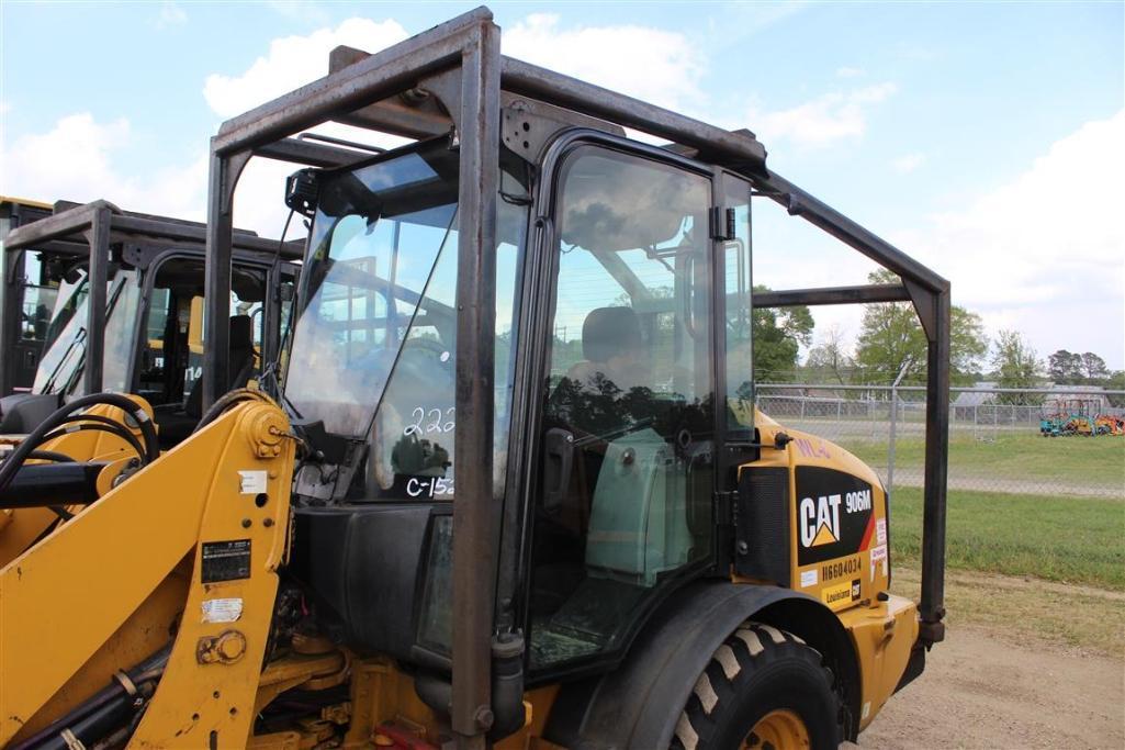 2019 CATERPILLAR 906M WHEEL LOADER