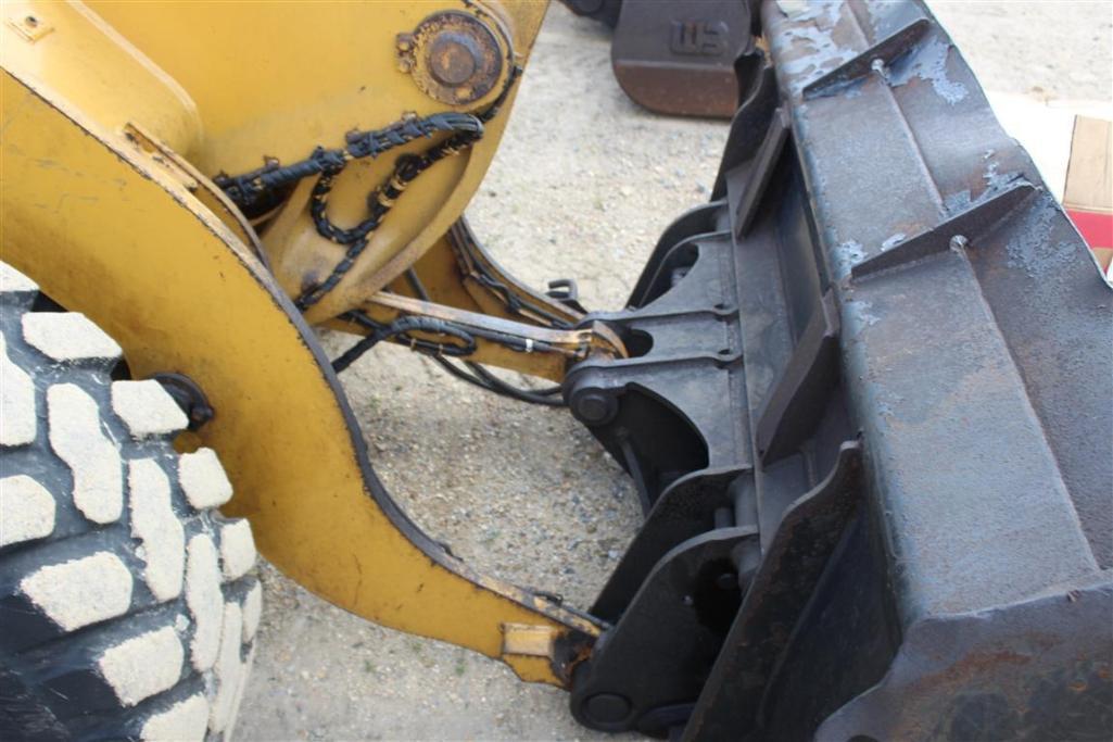 2019 CATERPILLAR 906M WHEEL LOADER