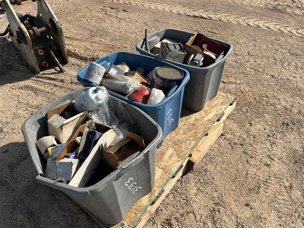 PALLET OF FORKLIFT PARTS