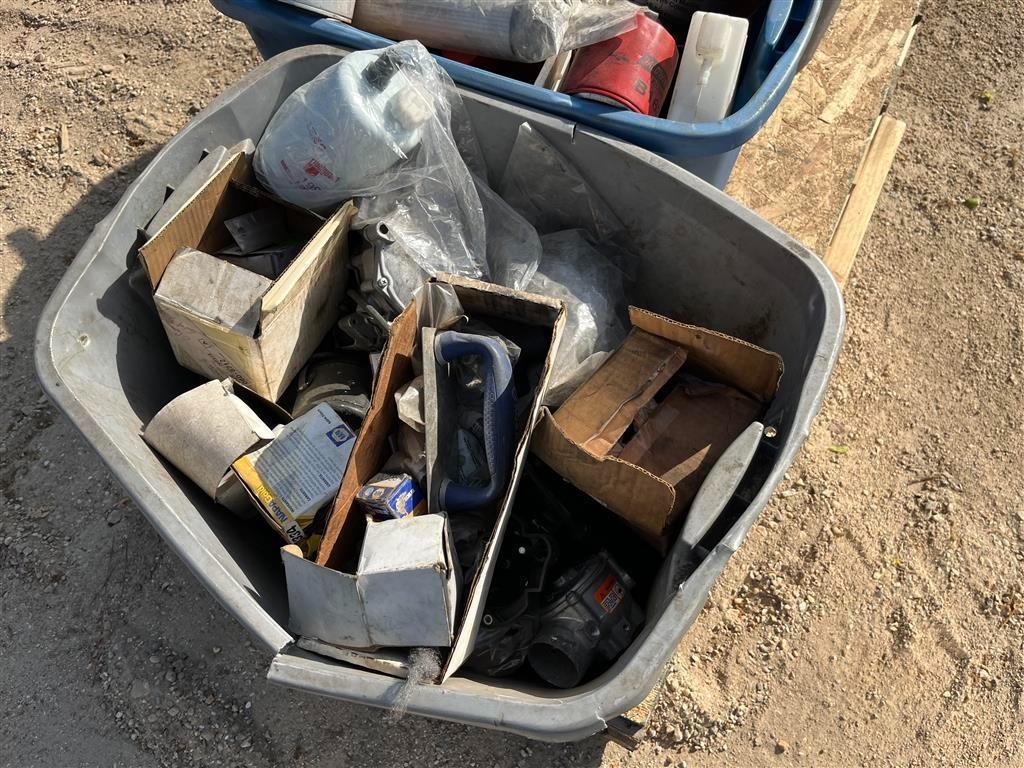 PALLET OF FORKLIFT PARTS