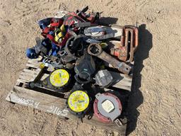 PALLET OF SAFETY STRAPS AND 10 TON PLATE CLAMP