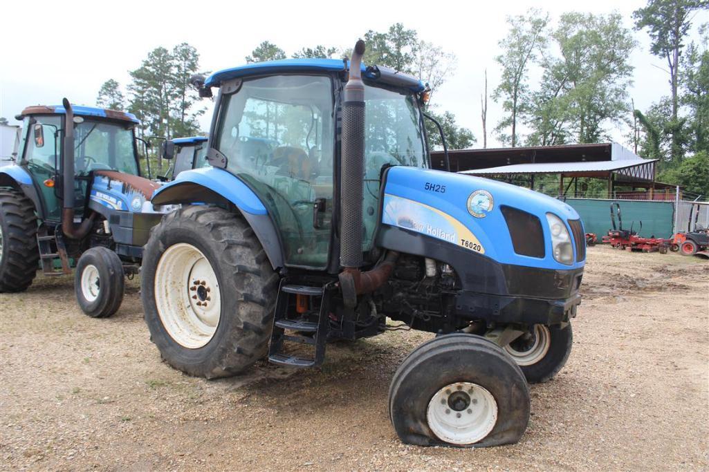 NEW HOLLAND T6020 TRACTOR