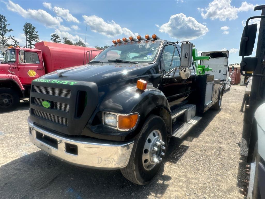 2004 FORD F750