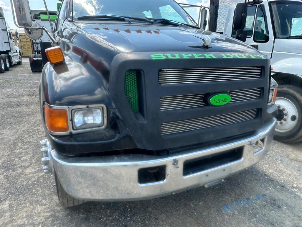 2004 FORD F750