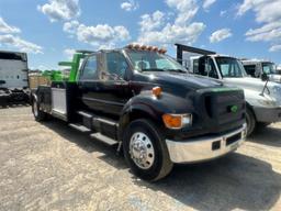 2004 FORD F750