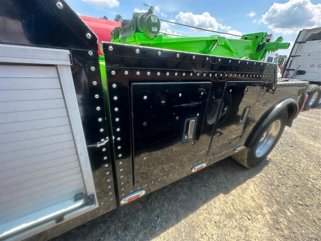 2004 FORD F750