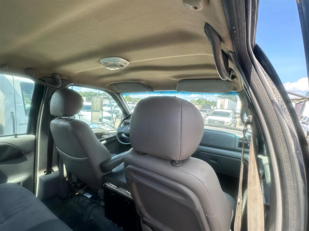 2004 FORD F750