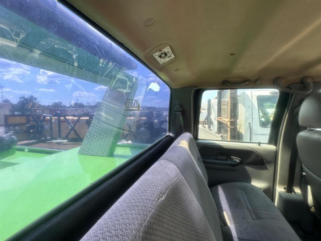 2004 FORD F750