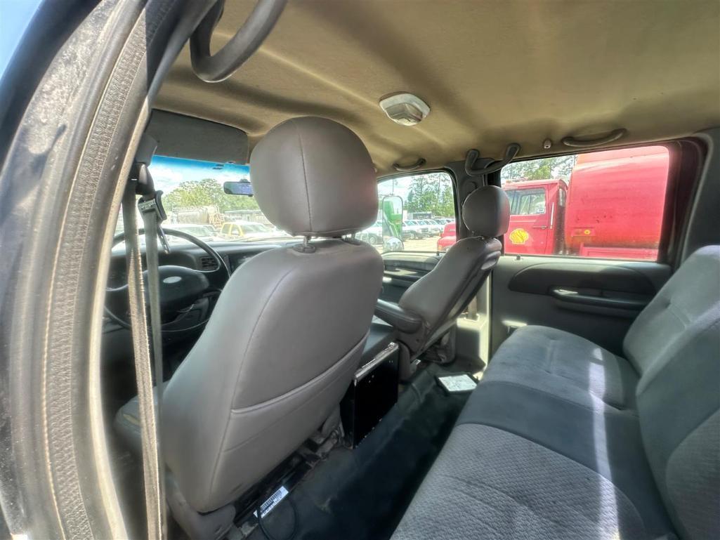 2004 FORD F750