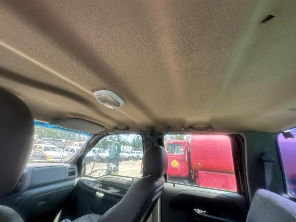 2004 FORD F750