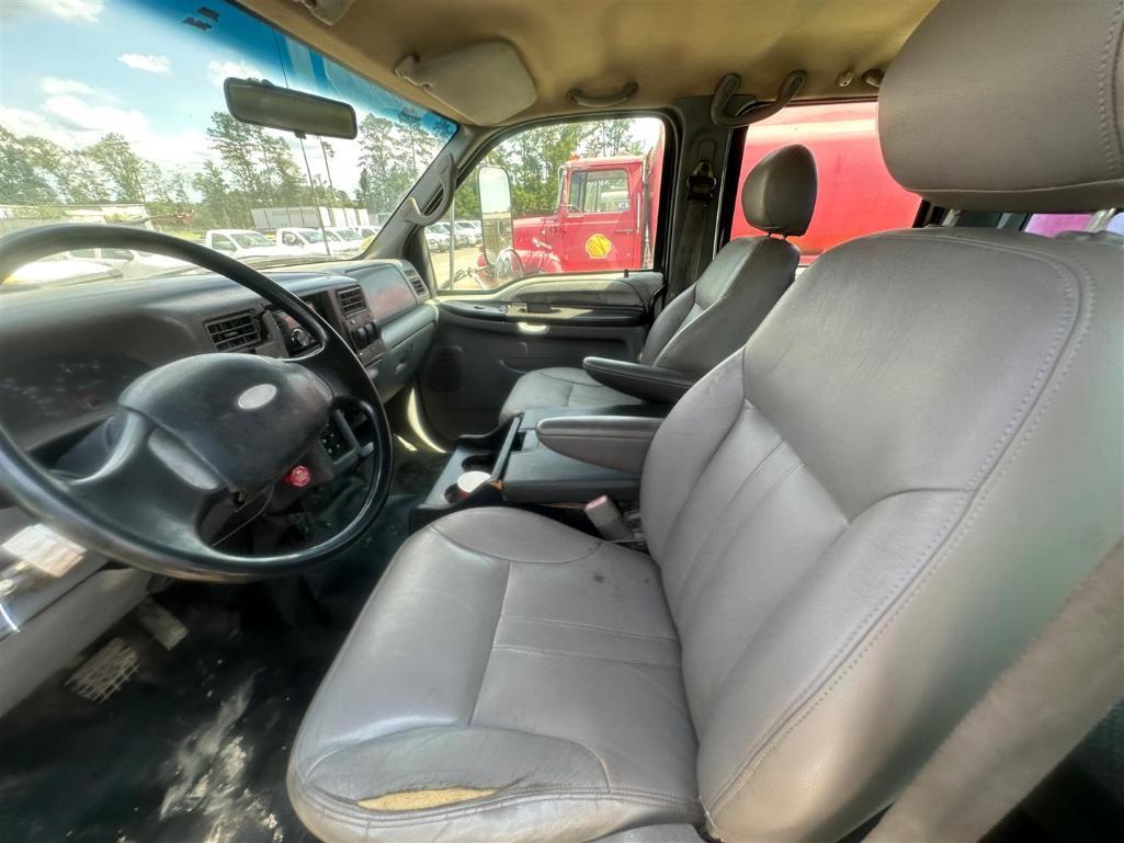2004 FORD F750