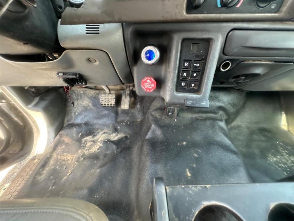 2004 FORD F750